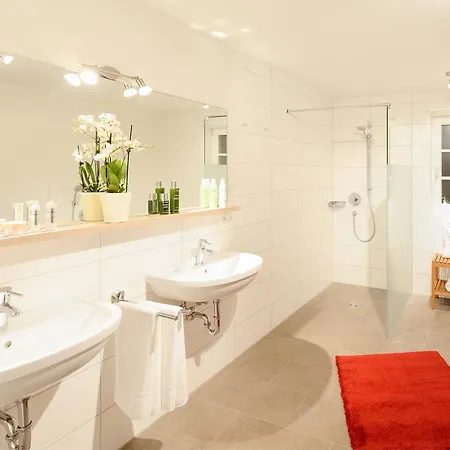 Apartment Viktoria Apartments: Family-friendly With 4-star Access 4*