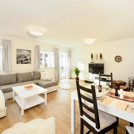 Viktoria Apartments: Family-friendly With 4-star Access Apartment 4*