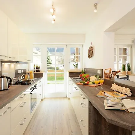 Viktoria Apartments: Family-friendly With 4-star Access Apartment