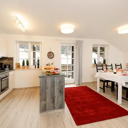 Viktoria Apartments: Family-friendly With 4-star Access 4*