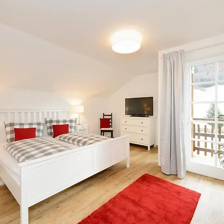Apartment Viktoria Apartments: Family-friendly With 4-star Access